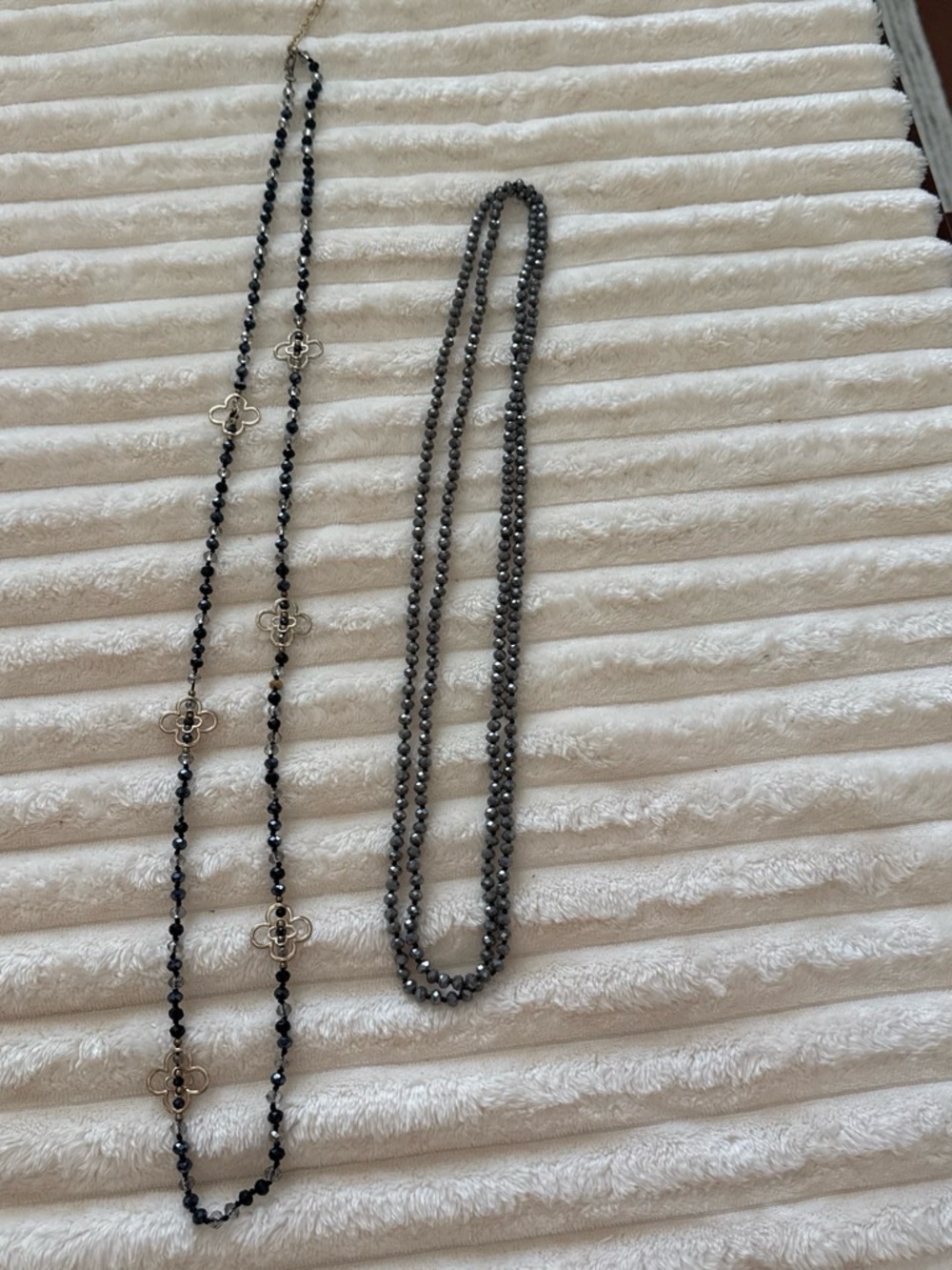 Elegant Black Beaded Women's Necklace Set